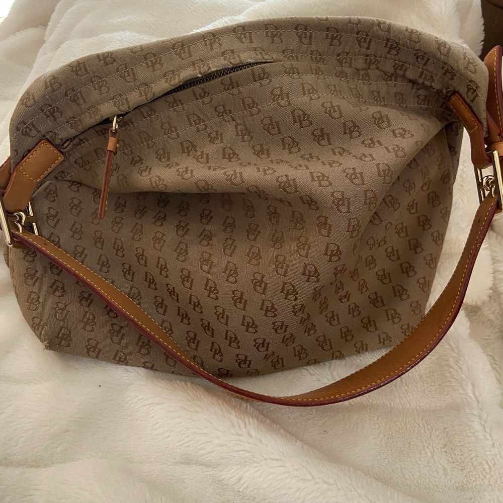 GUC Dooney & Bourke fabric shoulder bag.